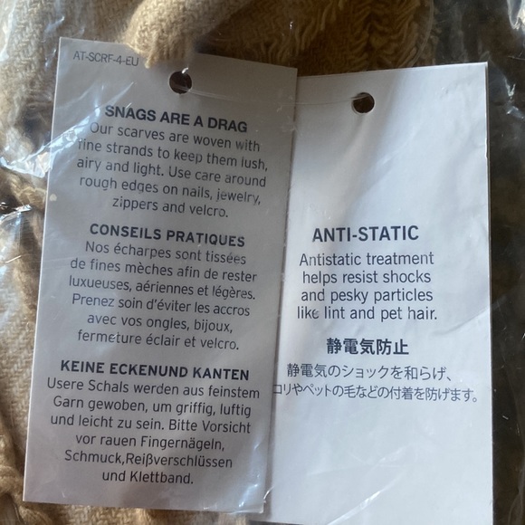 NWT Lands’ End Scarf - Picture 3 of 4